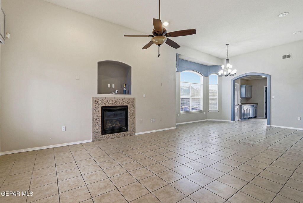 Photo of 752 Weiermann, Horizon City, TX 79928 (MLS # 943317)