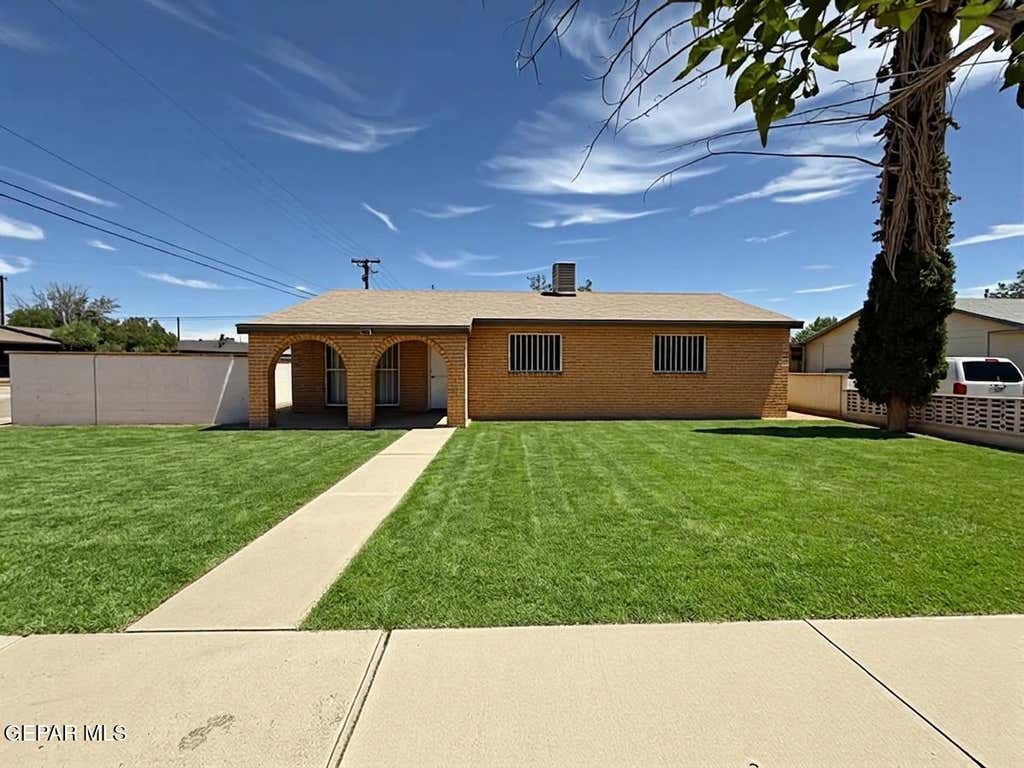 Photo of 501 EDUARDO Street, Anthony, TX 79821 (MLS # 946231)