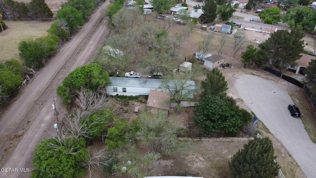 Photo of 11540 Valle Palos Verdes Drive, Socorro, TX 79927 (MLS # 942289)