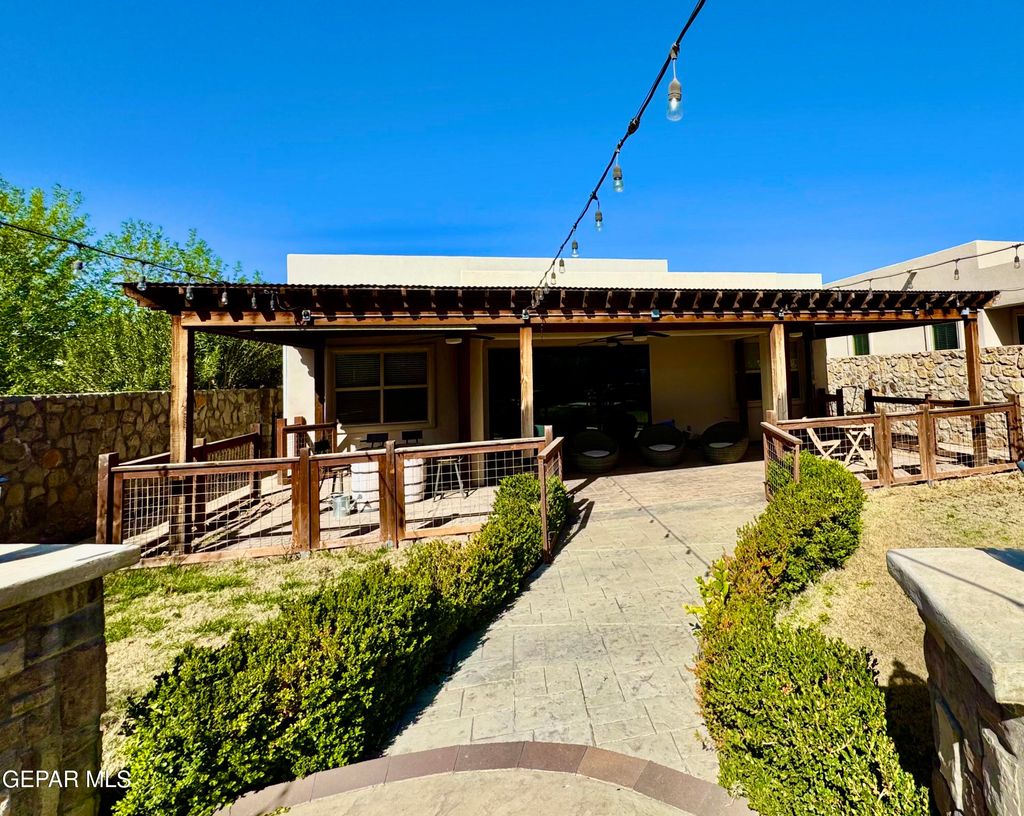 Photo of 7332 STEVE DEGROAT Drive, El Paso, TX 79911 (MLS # 940132)