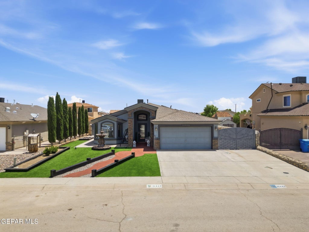 Photo of 11443 FLOR VERONICA Drive, Socorro, TX 79927 (MLS # 946103)