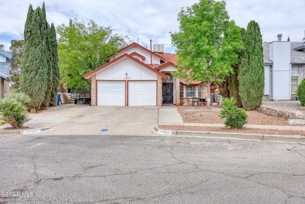 Photo of 11005 LOMA GRANDE Drive, El Paso, TX 79934 (MLS # 941572)