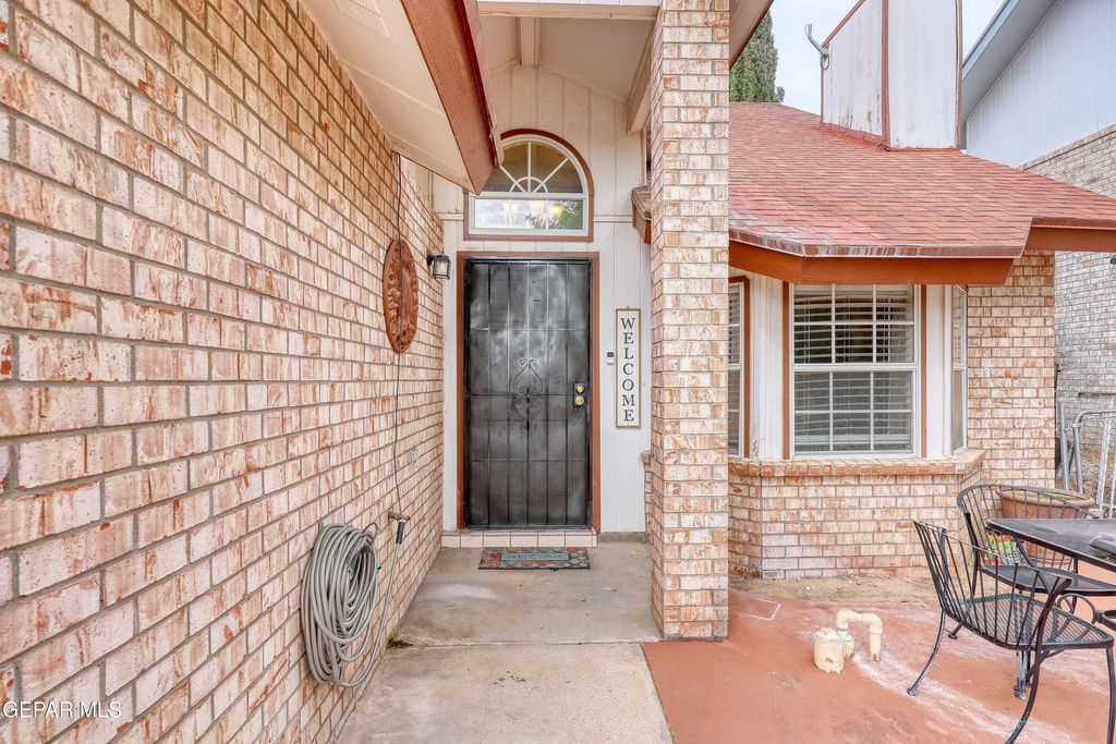 Photo of 11005 LOMA GRANDE Drive, El Paso, TX 79934 (MLS # 941572)