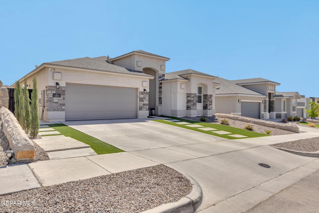 Photo of 12832 INDIAN CANYON Drive, Horizon City, TX 79928 (MLS # 941551)