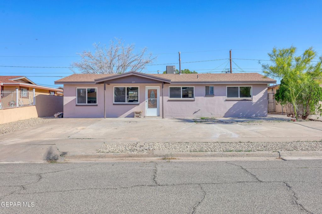 Photo of 223 KELVIN Avenue, El Paso, TX 79915 (MLS # 942427)