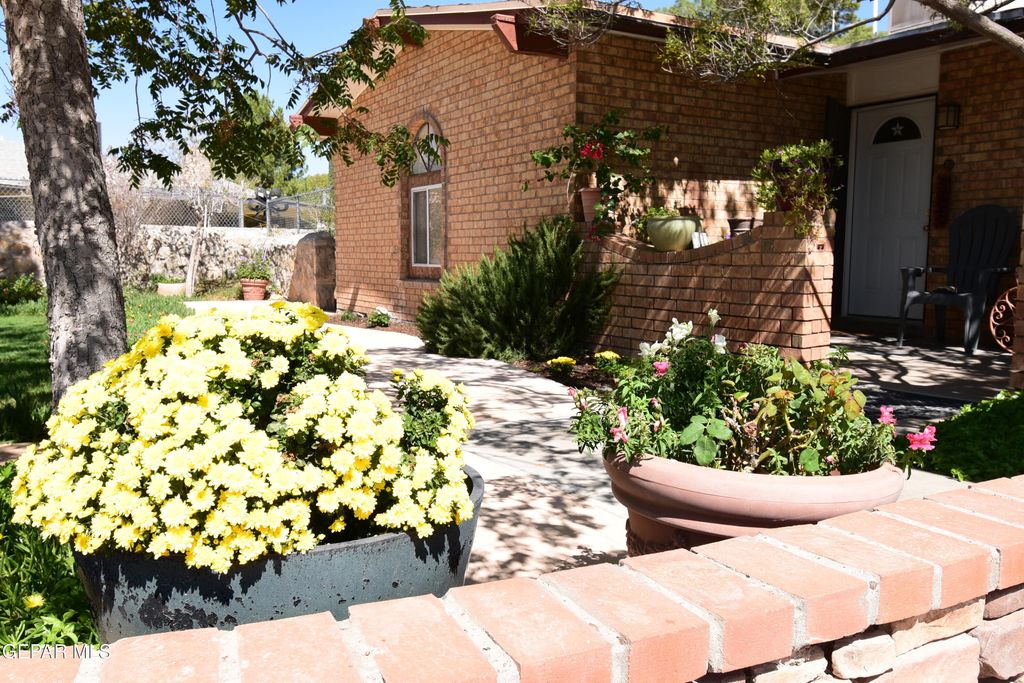 Photo of 3108 3108 Rock Wall Ln Tx Lane, El Paso, TX 79936 (MLS # 931642)