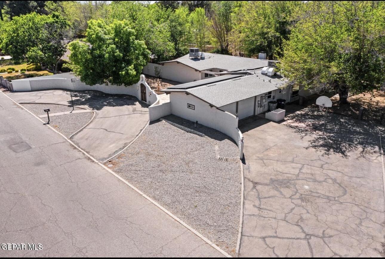 5233 White Oak Drive