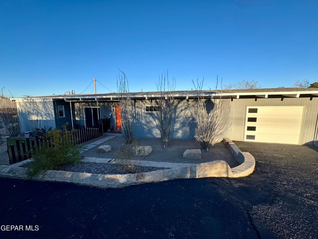 Photo of 931 MESITA Drive, El Paso, TX 79902 (MLS # 936285)