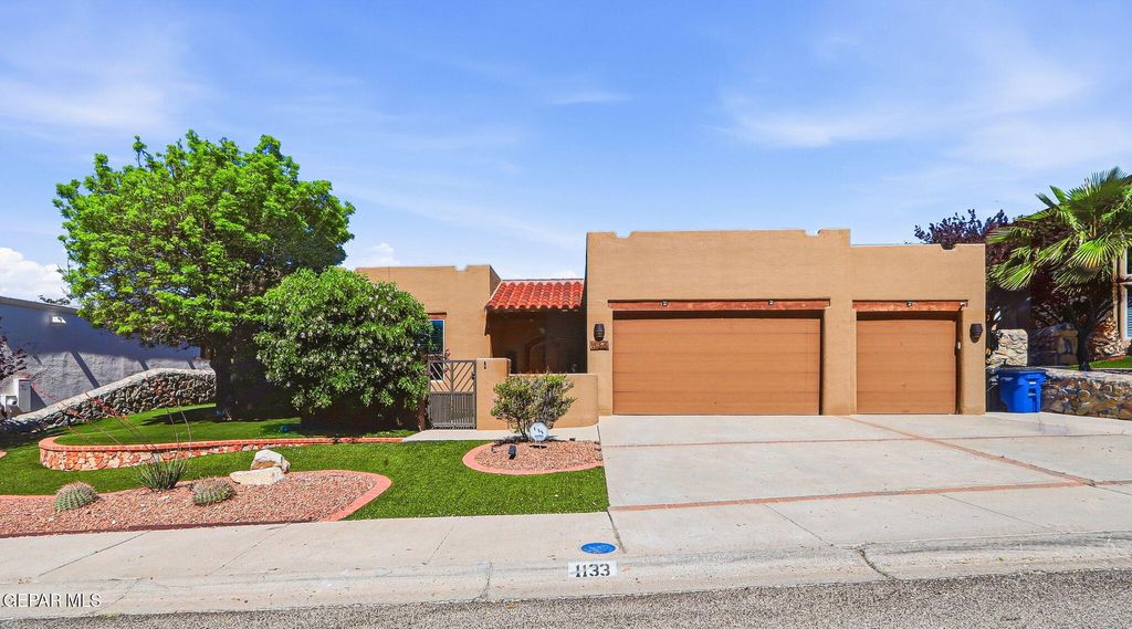 Photo of 1133 CALLE LOMAS Drive, El Paso, TX 79912 (MLS # 941118)