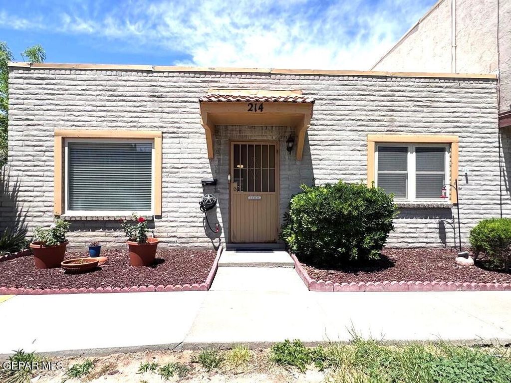 Photo of 214 PASO NOBLE Drive, El Paso, TX 79912 (MLS # 944417)