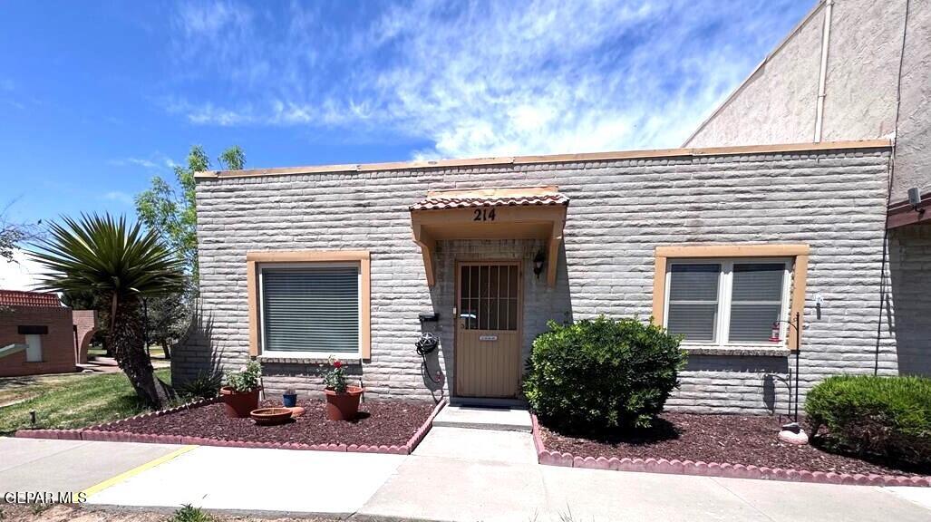 214 PASO NOBLE Drive
