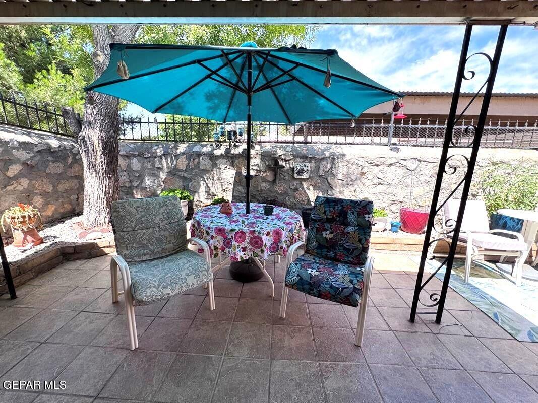 214 PASO NOBLE Drive