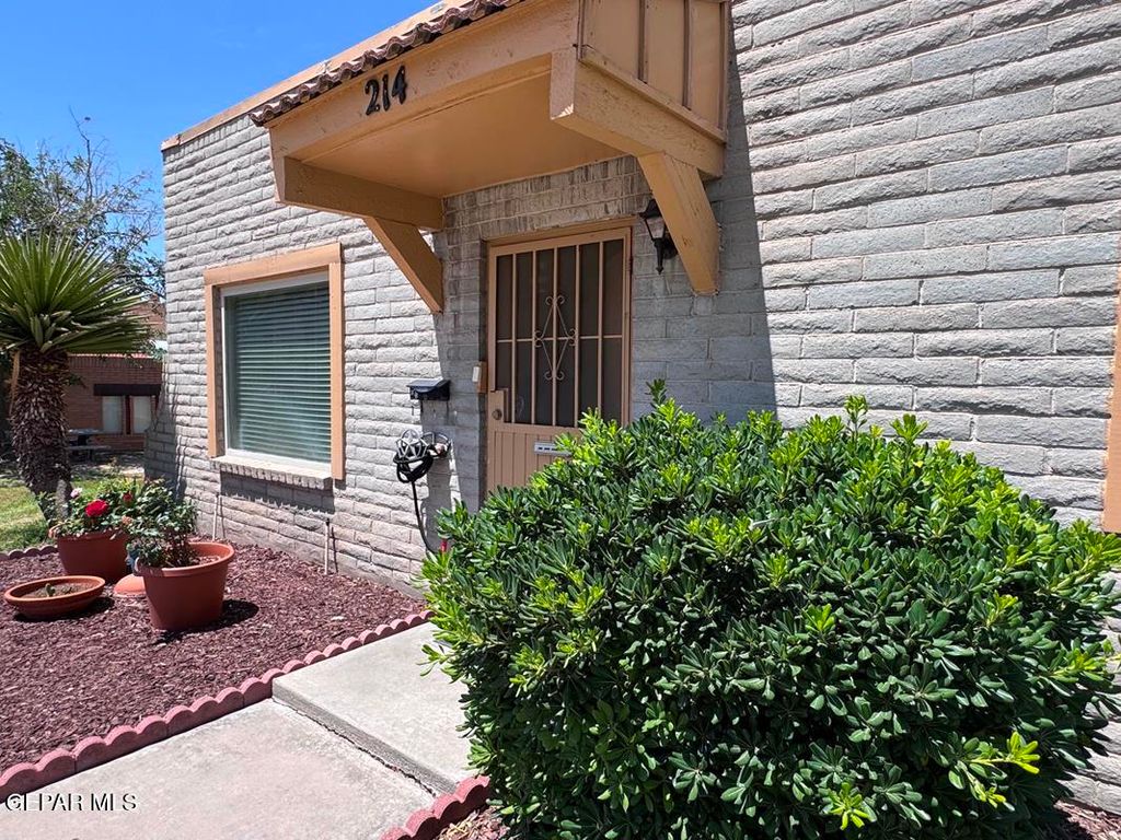 Photo of 214 PASO NOBLE Drive, El Paso, TX 79912 (MLS # 944417)