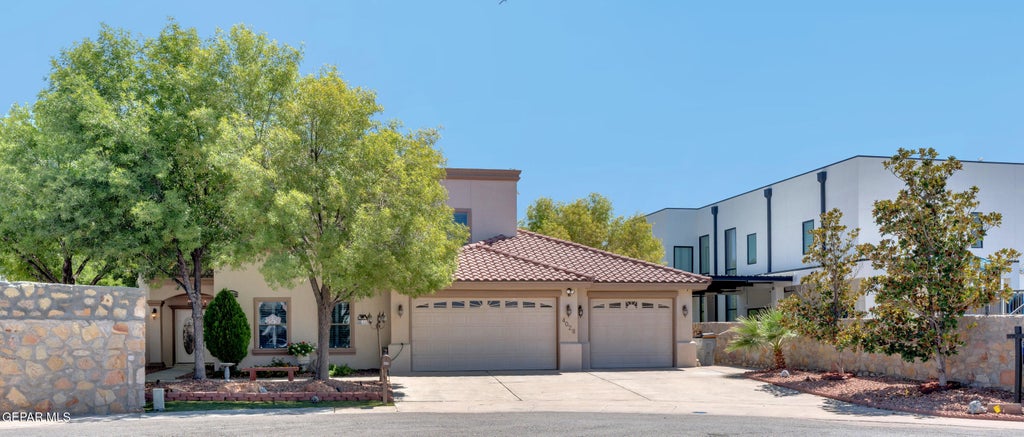 Photo of 4028 HACIENDA REY Drive, El Paso, TX 79922 (MLS # 950901)