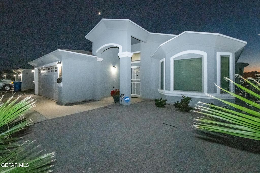 Photo of 11600 Leonor Duran Street, Socorro, TX 79927 (MLS # 931236)