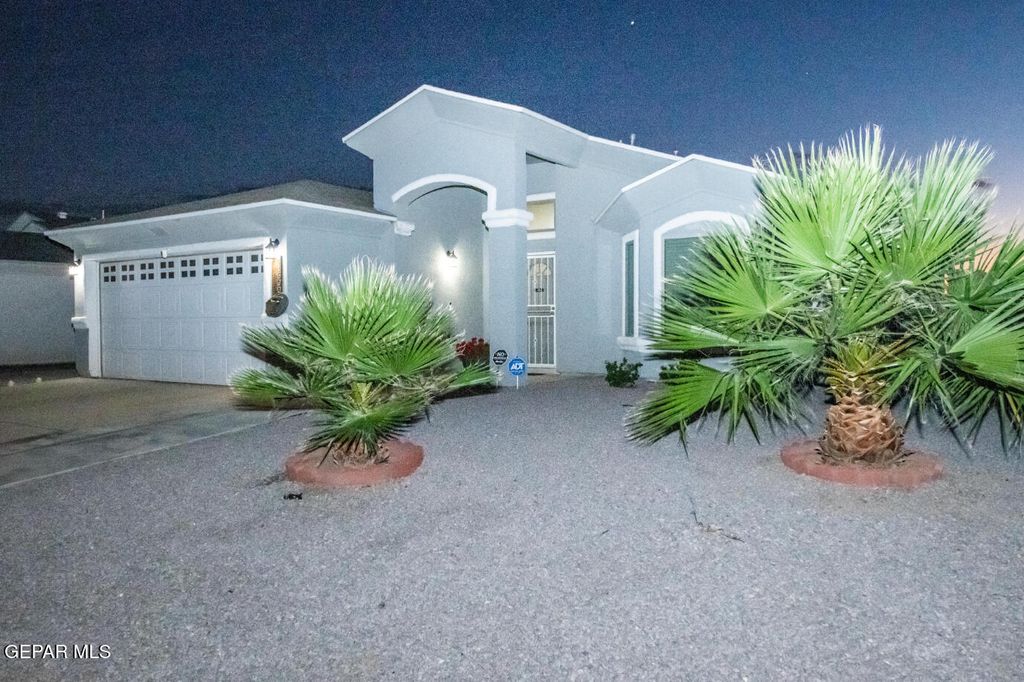 Photo of 11600 Leonor Duran Street, Socorro, TX 79927 (MLS # 931236)