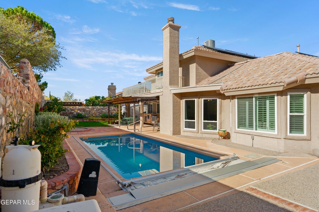 Photo of 1156 REGAL RIDGE Drive, El Paso, TX 79912 (MLS # 950023)