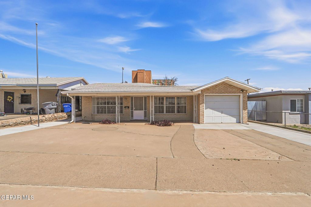 Photo of 520 CARDON Street, El Paso, TX 79903 (MLS # 941423)