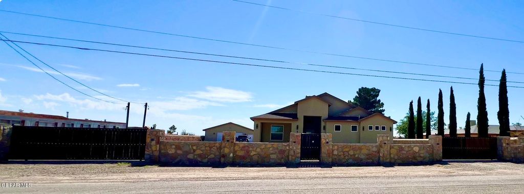 Photo of 15048 RANCHO DEL SUR Drive, El Paso, TX 79938 (MLS # 931591)