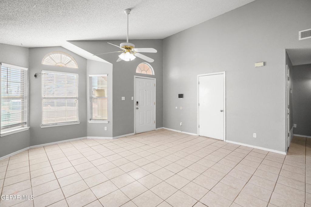 Photo of 12369 TIERRA APACHE Drive, El Paso, TX 79938 (MLS # 937128)