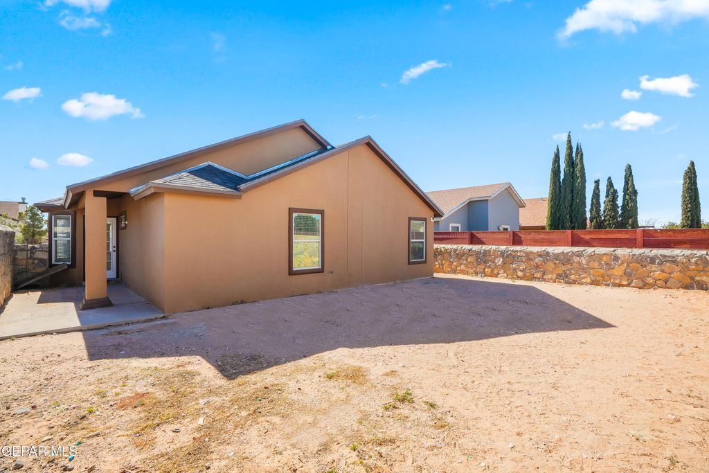 Photo of 12369 TIERRA APACHE Drive, El Paso, TX 79938 (MLS # 937128)