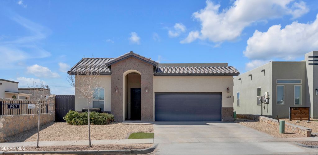 Photo of 1180 Ware Place, Horizon City, TX 79928 (MLS # 939394)
