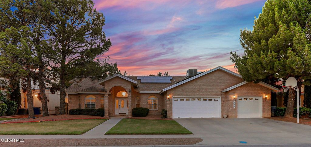 Photo of 533 ROSINANTE Road, El Paso, TX 79922 (MLS # 944512)
