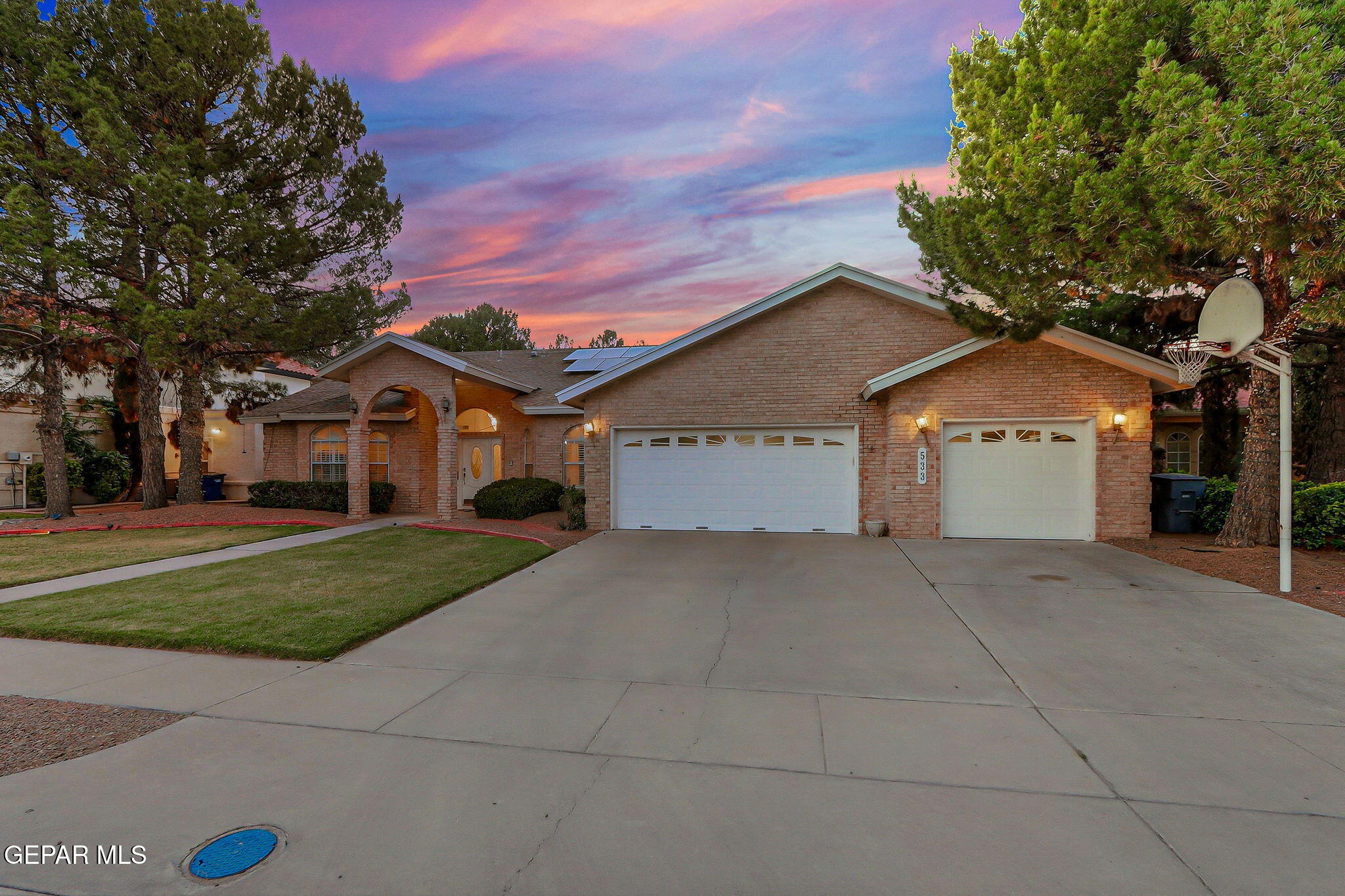 533 ROSINANTE Road