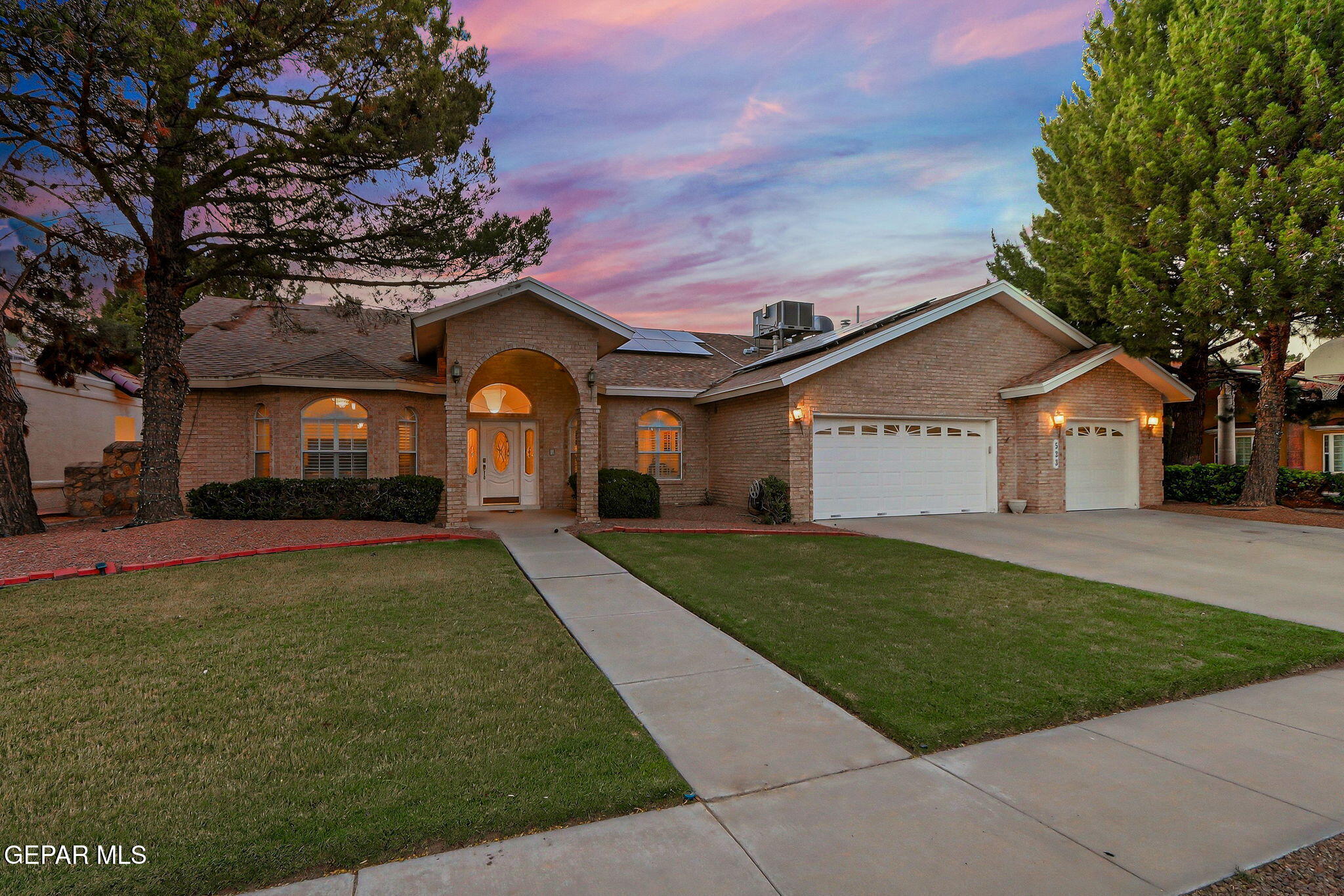 533 ROSINANTE Road