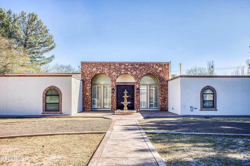 Photo of El Paso, TX 79922 (MLS # 938636)