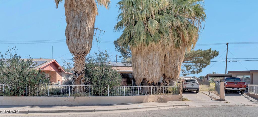 Photo of 306 Cadwallader Drive, El Paso, TX 79915 (MLS # 943061)