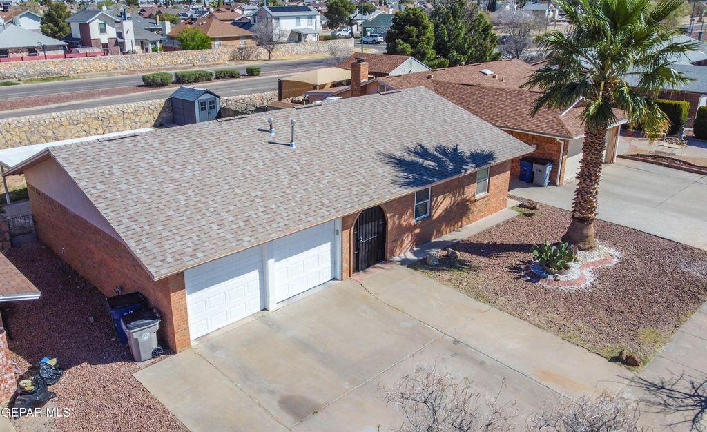 Photo of 5629 LONGVIEW Circle, El Paso, TX 79924 (MLS # 940191)