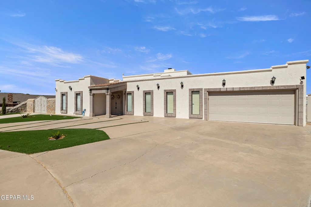Photo of 405 LOS SERIS Place, El Paso, TX 79912 (MLS # 938613)