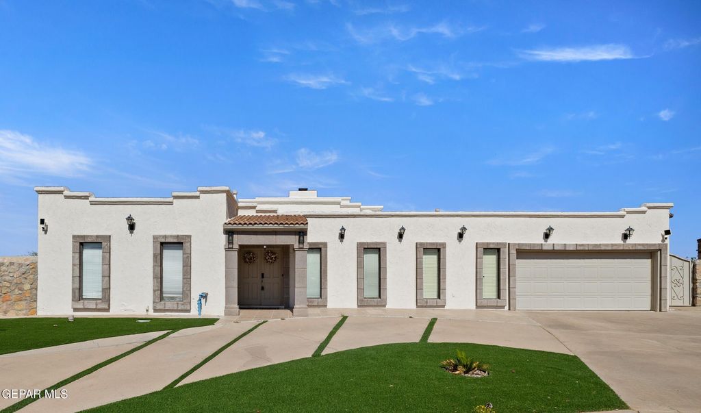 Photo of 405 LOS SERIS Place, El Paso, TX 79912 (MLS # 938613)