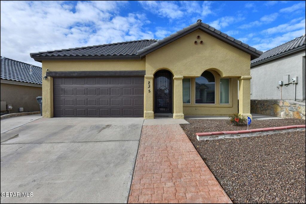 Photo of 235 HERTS Way, El Paso, TX 79928 (MLS # 939389)