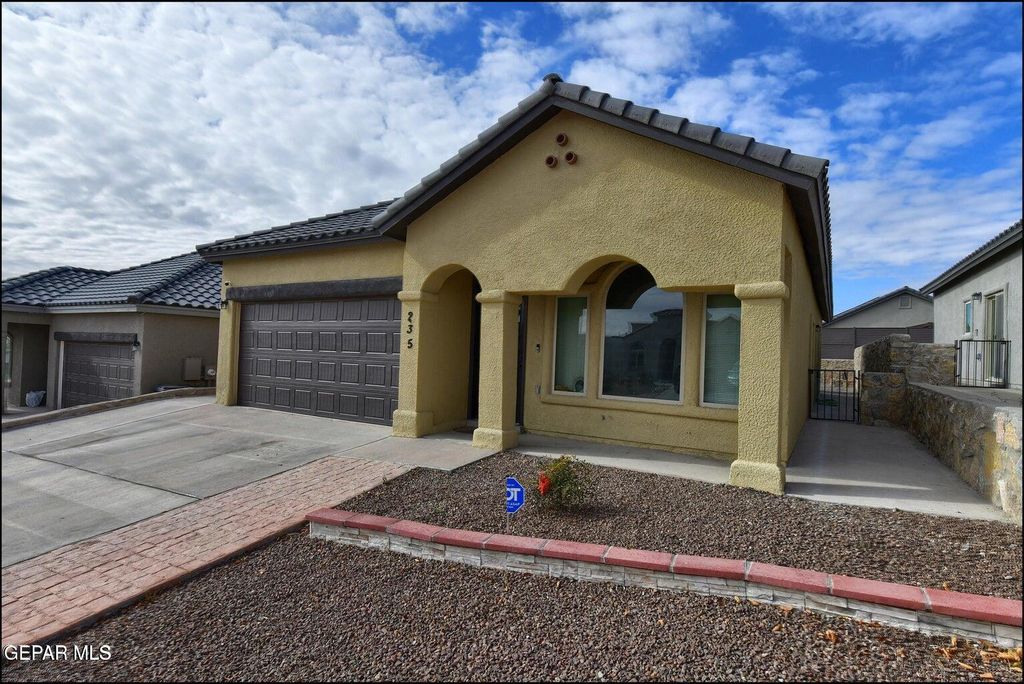 Photo of 235 HERTS Way, El Paso, TX 79928 (MLS # 939389)