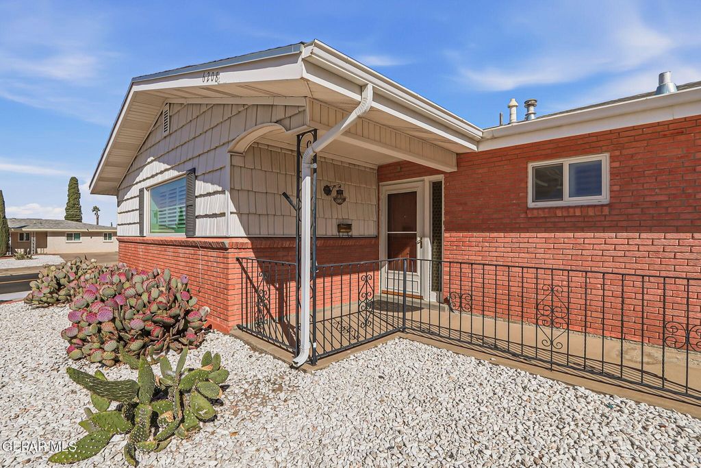 Photo of 6208 DE LEON Court, El Paso, TX 79912 (MLS # 938997)