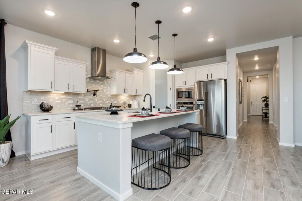 Photo of 725 Paseo Clasico Street, El Paso, TX 79928 (MLS # 934368)