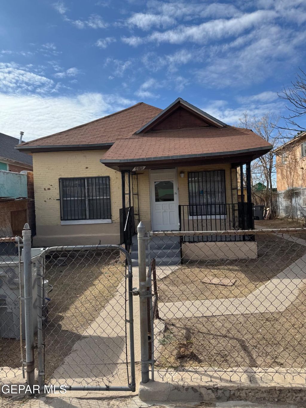 Photo of 415 S OCHOA ST, El Paso, TX 79901 (MLS # 943995)