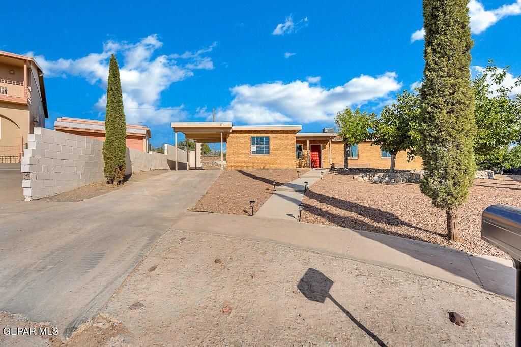 Photo of 288 ATLANTIC Road, El Paso, TX 79922 (MLS # 936645)