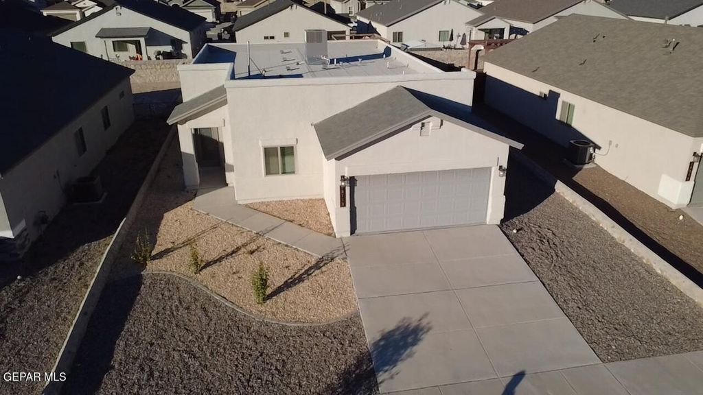 Photo of 13713 FLORA VISTA Avenue, Horizon City, TX 79928 (MLS # 934793)