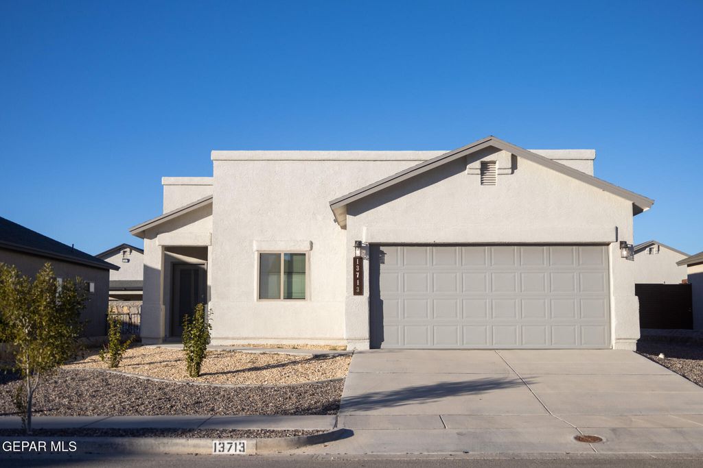 Photo of 13713 FLORA VISTA Avenue, Horizon City, TX 79928 (MLS # 934793)