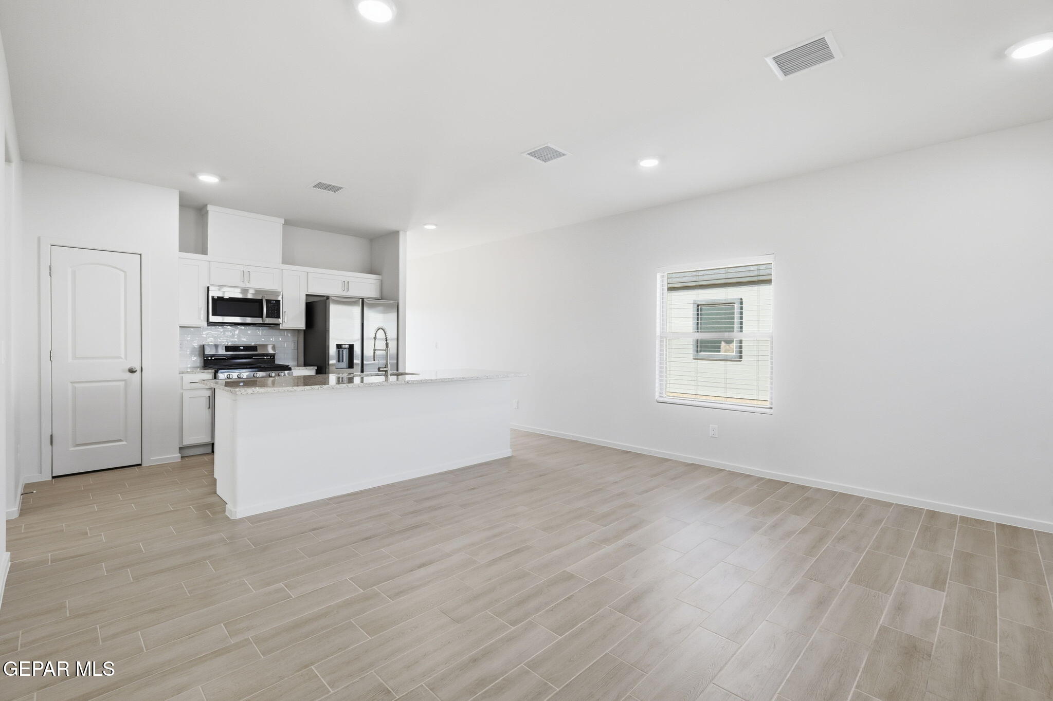 13820 Summer Wave Avenue