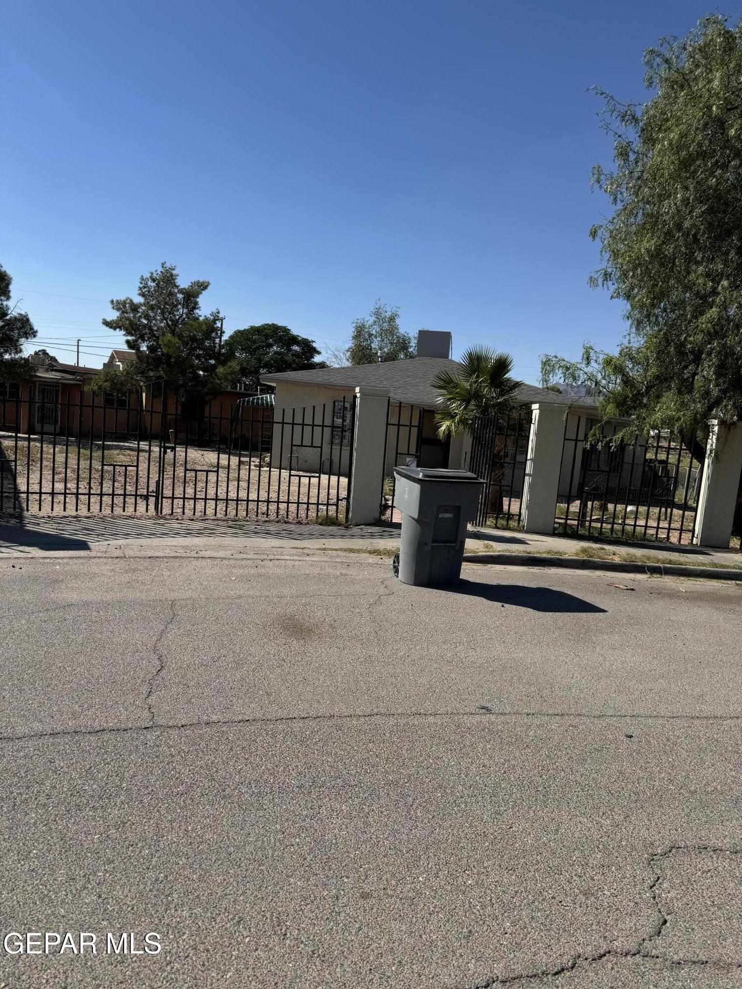 Photo 1 of 8 — 447 Chesak Circle, El Paso, TX 79905