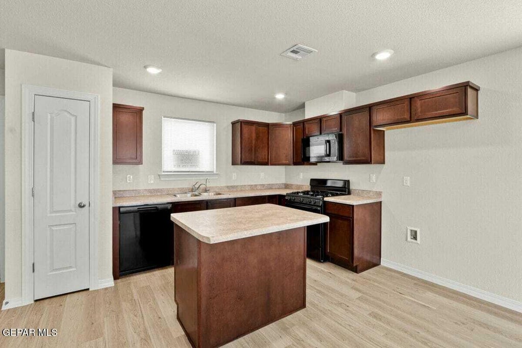 Photo of 14245 Banana Yucca Avenue, Horizon City, TX 79928 (MLS # 945520)