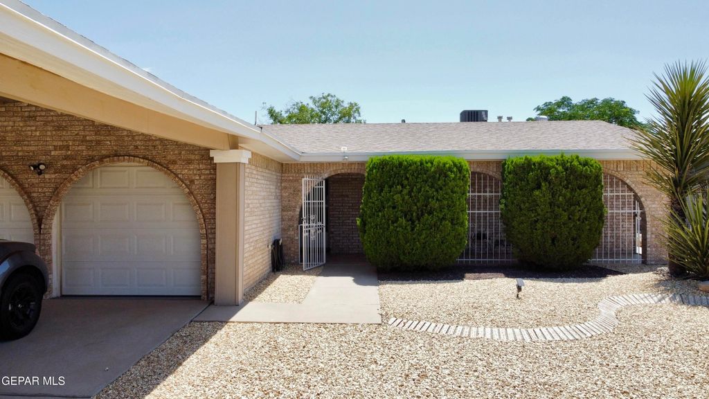 Photo of 3460 RUNNING DEER Drive, El Paso, TX 79936 (MLS # 946673)