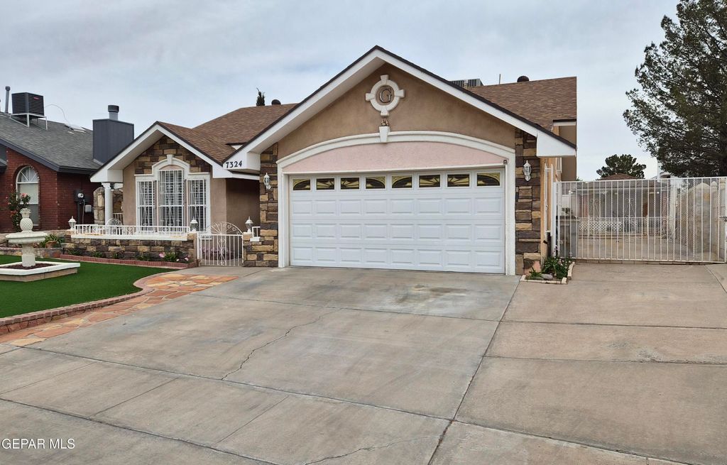 Photo of 7324 DESIERTO PAIS Drive, El Paso, TX 79912 (MLS # 944628)