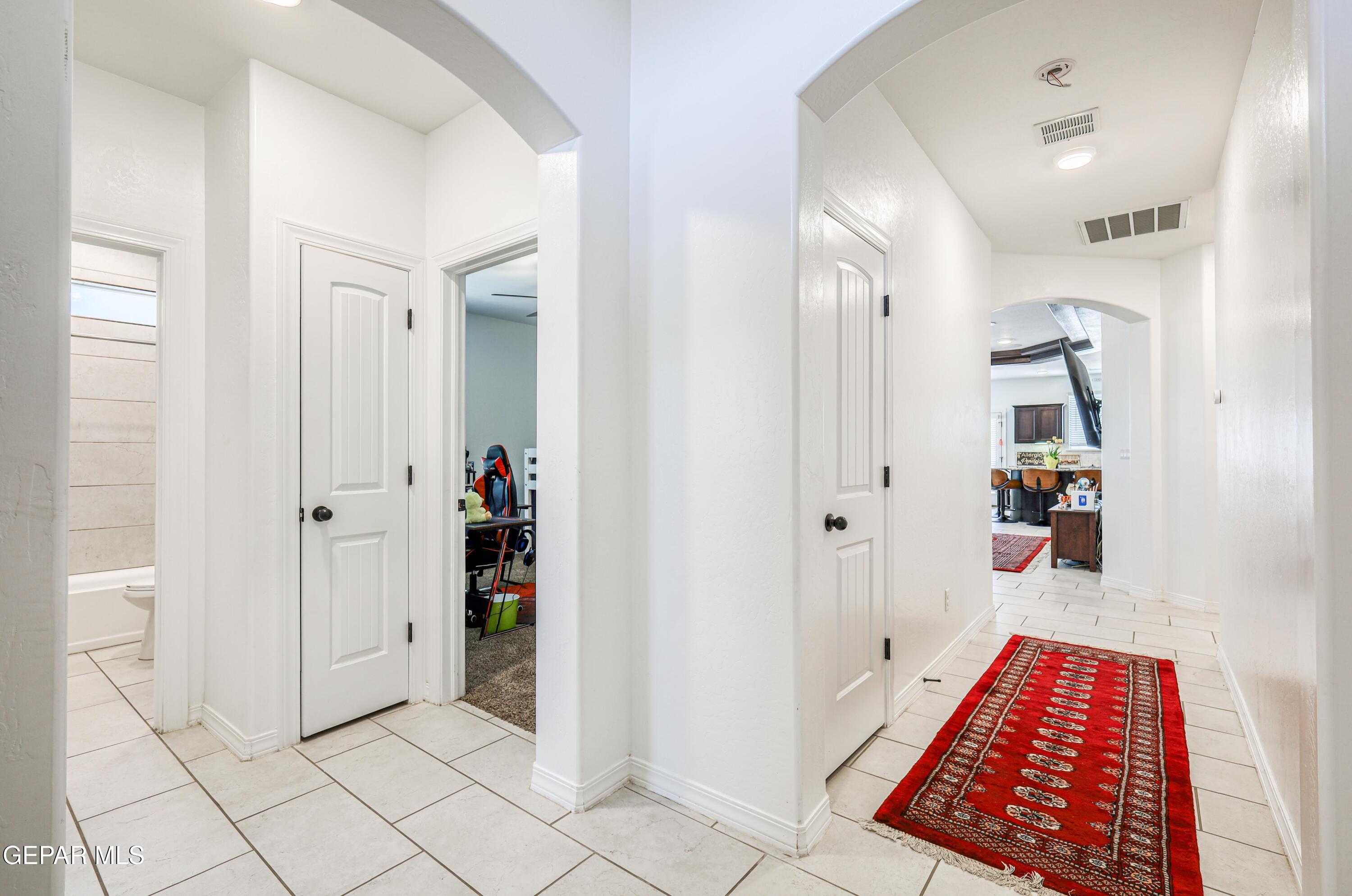 1811 RITZY LOU Place