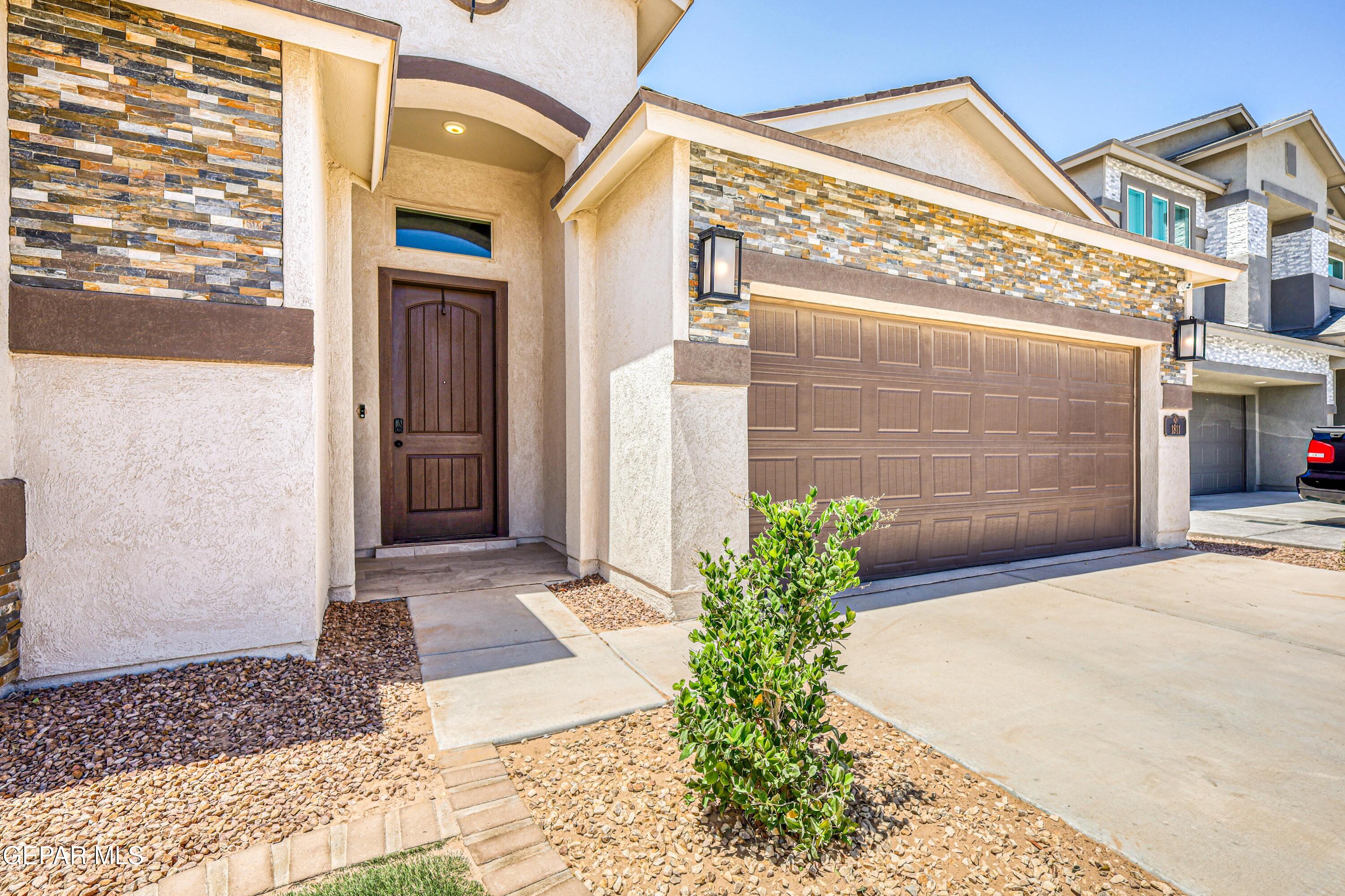 1811 RITZY LOU Place