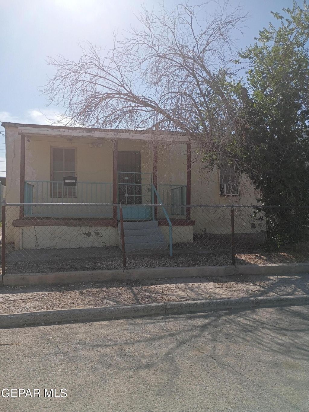 Photo of 402 DOLAN Street, El Paso, TX 79905 (MLS # 945385)